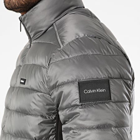 Calvin Klein - Giacca con logo laterale riciclato 8291 grigio nero