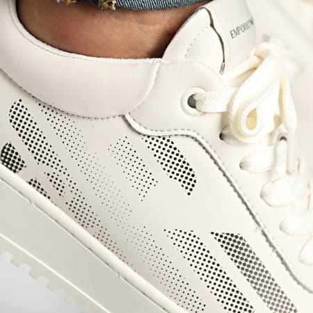 Emporio Armani - Baskets Sneakers X4X643-XN952 Off White