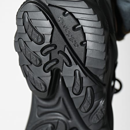 Adidas Originals - Baskets Ozweego ID9825 Grey Six Core Black