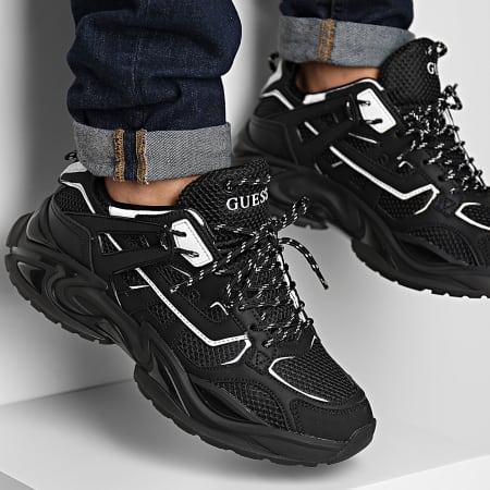 Guess Scarpe da ginnastica FM8BELFAM12 Nero Ryses