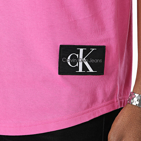 Calvin Klein - Camiseta redonda oversize con escudo 3482 rosa