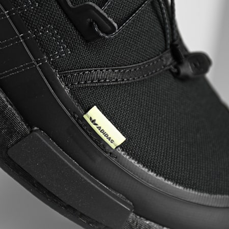 Adidas Originals - Baskets NMD R1 ID4713 Core Black Carbon Pulse Yellow