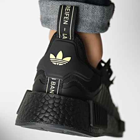 Adidas Originals - Sneakers NMD R1 ID4713 Core Black Carbon Pulse Yellow
