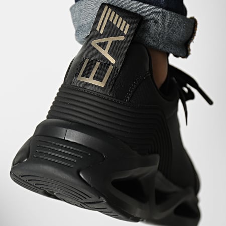 EA7 Emporio Armani - X8X143-XK369 Sneakers triple nero oro