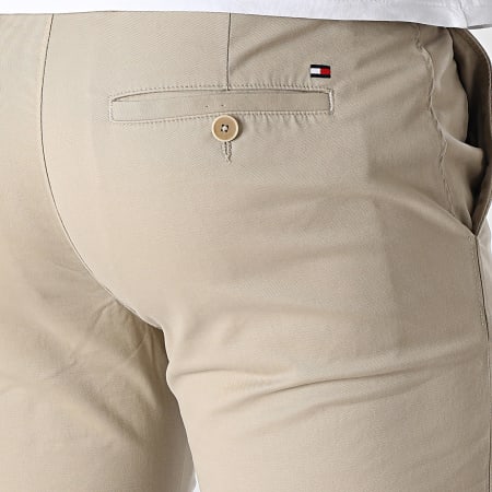 Tommy Hilfiger - 8883 Pantalón Chino Slim Core Breaker Beige