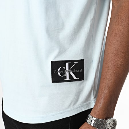 Calvin Klein - Tee Shirt Oversize Badge Round 3482 Bleu Clair