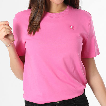 Calvin Klein - Camiseta mujer bordada Insignia Regular 3226 Rosa