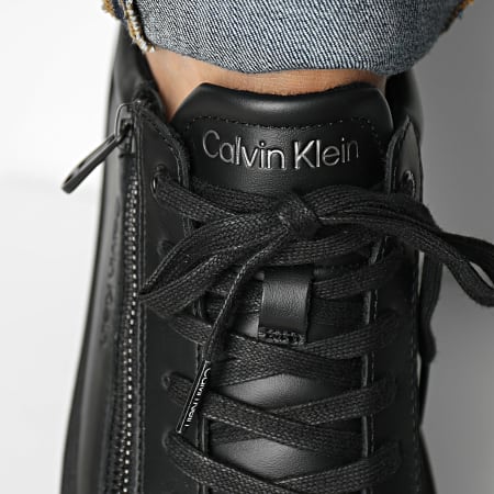 Calvin Klein - Baskets Low Top Lace Up 1268 Triple Black