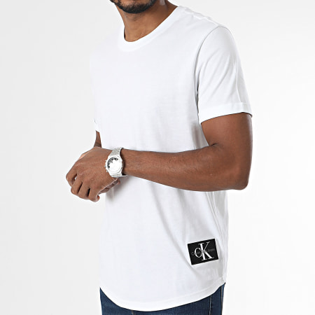 Calvin Klein - Camiseta Oversize Badge Round 3482 Blanca