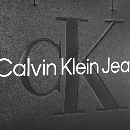Calvin Klein - Borsa da donna Sculpted Shopper 0276 Nero Bianco