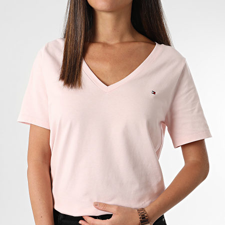 Tommy Hilfiger - Camiseta de mujer Modern Regular con cuello en V 9781 Rosa