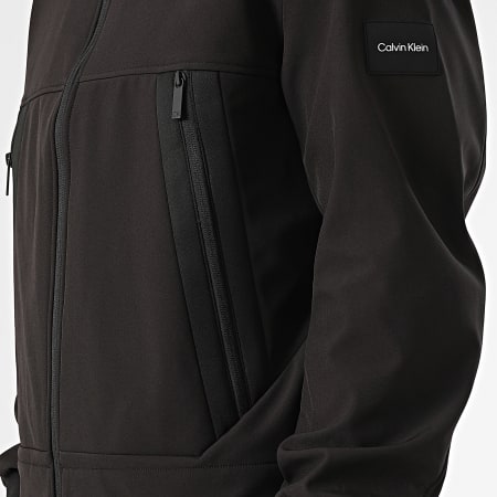 Calvin Klein - Chaqueta negra con capucha y cremallera Recycled Softshell 1026
