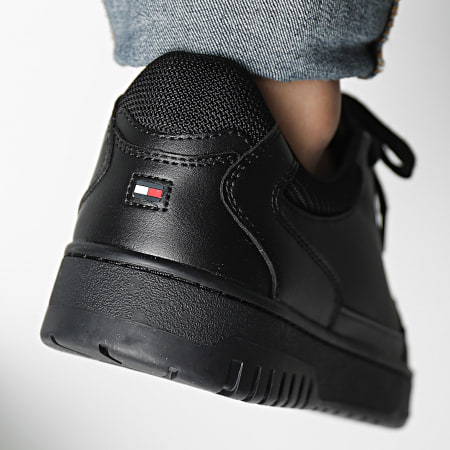 Tommy Hilfiger - Core Leather Essential 5040 Zwart Sneakers