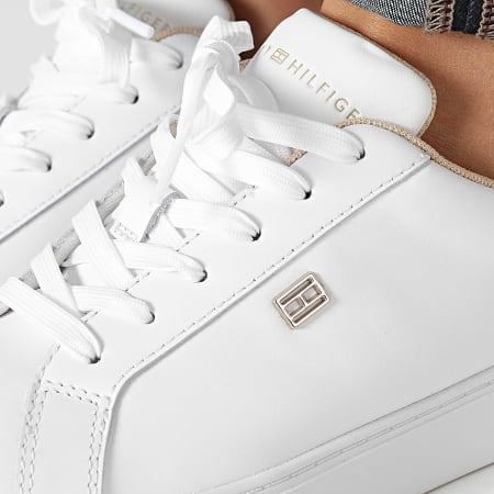 Tommy Hilfiger - Baskets Femme Essential Court Sneaker 7686 White
