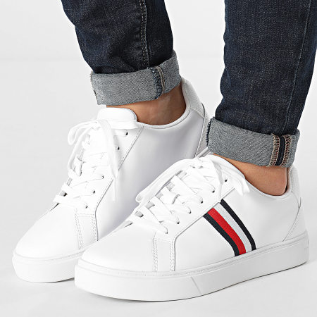 Tommy Hilfiger - Baskets Femme Essential Court Sneaker Stripes 7779 White