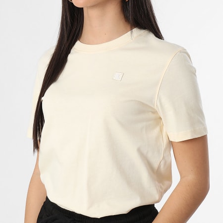 Calvin Klein - Camiseta mujer bordada Insignia Regular 3226 Beige