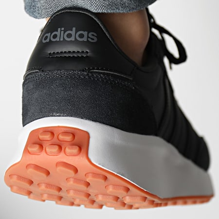 Adidas Performance - Baskets Run 70s ID1876 Carbon Core Black Footwear White