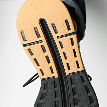 Adidas Sportswear - Baskets Swift Run 23 IG4704 Core Black Gum 3