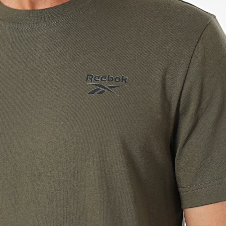 Reebok - Camiseta Logo Pecho Verde Caqui