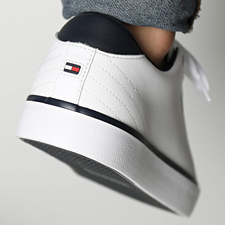 Tommy Hilfiger - Sneakers Vulcan Core Low Leather Essential 5041 Bianco