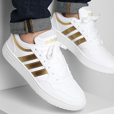 Adidas Originals - Hoops 3.0 HP7972 Sneakers in oro bianco opaco