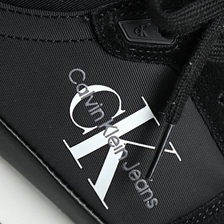 Calvin Klein - Sneakers Runner Sock Laceup 0553 nero bianco brillante