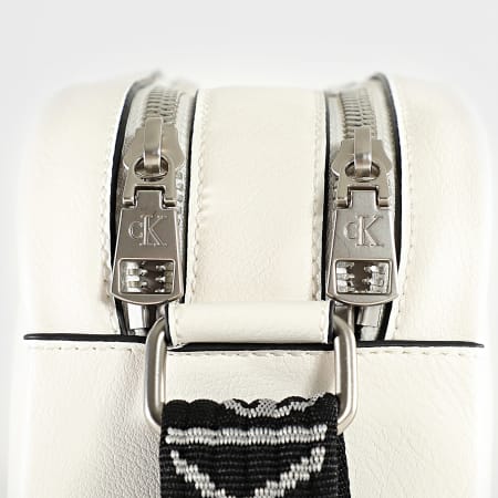 Calvin Klein - Sacoche Ultralight Double Zip Camera Bag 1554 Blanc