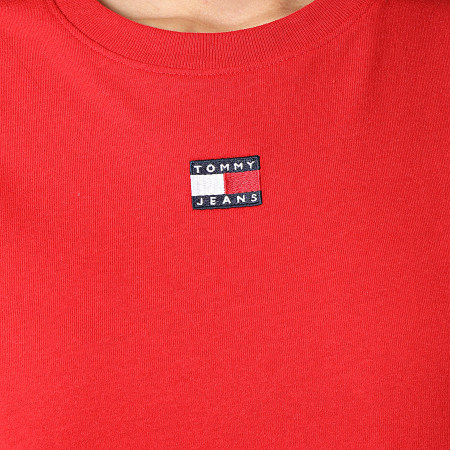 Tommy Jeans - Tee Shirt Col Rond Femme Badge 7391 Rouge