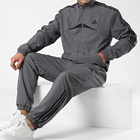 Adidas Sportswear - Tuta con zip e pantaloni IT4022 Grigio