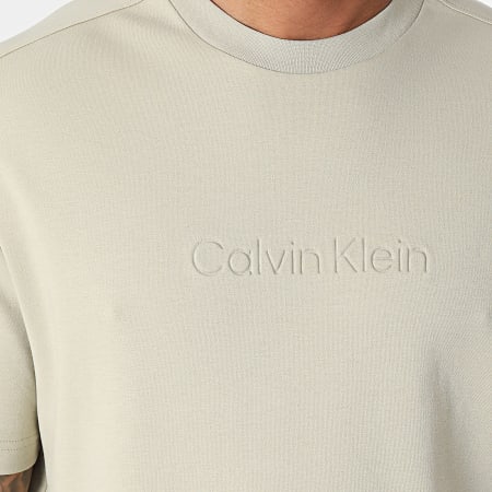 Calvin Klein - Tee Shirt Col Rond Debossed Logo 2747 Vert Kaki Clair