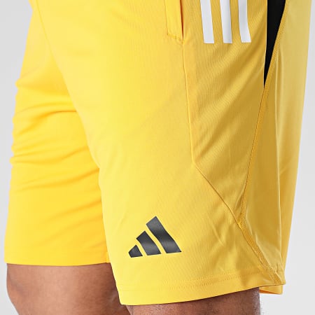 Adidas Performance - Pantalón corto a rayas Juventus IQ0870 Amarillo