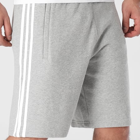 Adidas Originals - 3 Stripes Jogging Shorts IU2340 Gris brezo
