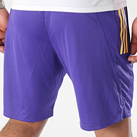 Adidas Sportswear - Pantaloncini da jogging con bande viola del Real Madrid IQ0540