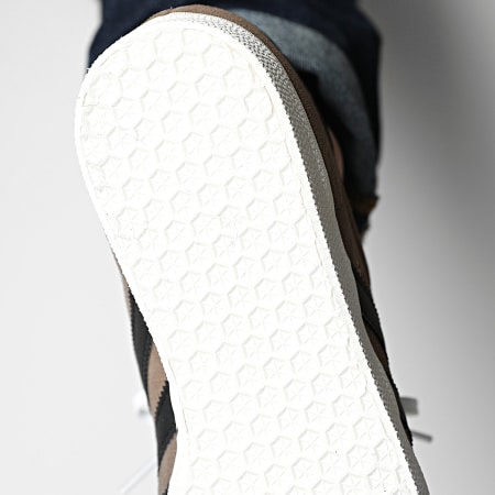 Adidas Originals - Gazelle ID3190 Earth Strata Core Nero Oro Metallizzato Scarpe da ginnastica