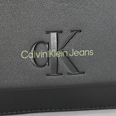 Calvin Klein - Gebeeldhouwde damestas 1965 Zwart