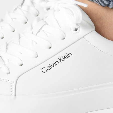 Calvin Klein - Scarpe da ginnastica vulcanizzate da donna 2037 Whisper Bianco Nero