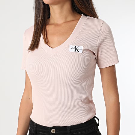 Calvin Klein - Tee Shirt Col V Femme 3274 Rose