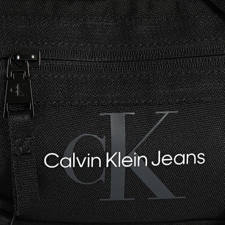 Calvin Klein - Camerabag Essentials 1825 Bolsa Banana Negra