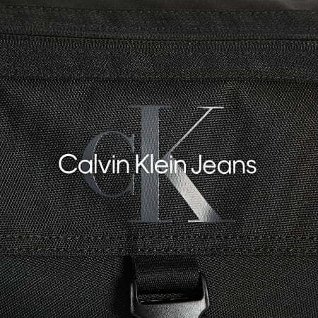 Calvin Klein - Borsa messenger Essentials 1768 nero