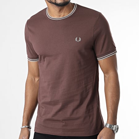 Fred Perry - Camiseta Twin Tipped M1588 Marrón