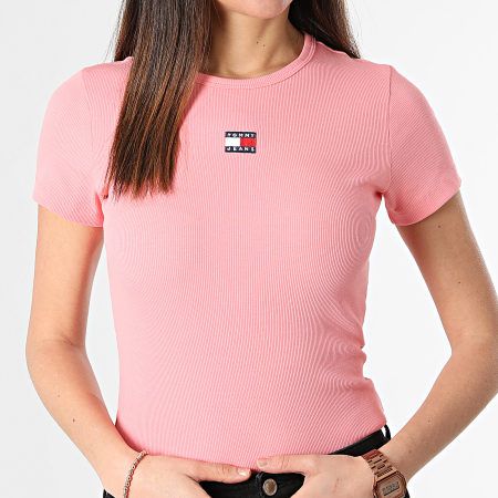 Tommy Jeans - Camiseta de mujer Slim Tee Badge 7881 Rosa