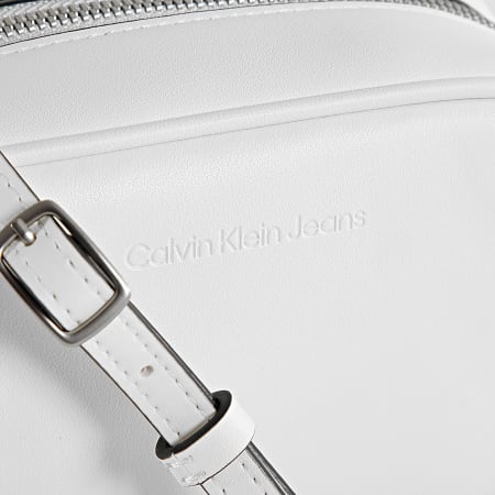 Calvin Klein - Borsa da donna con fotocamera scolpita 0275 Bianco