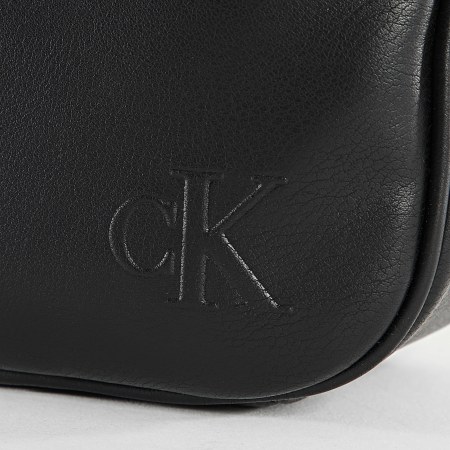 Calvin Klein - Bolsa ultraligera para cámara 1788 Negro