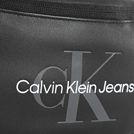 Calvin Klein - Monograma 2446 Bolso Banana Negro