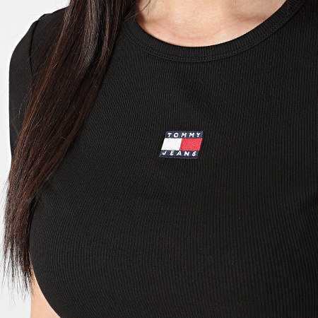 Tommy Jeans - Tee Shirt Slim Femme Badge 7881 Noir