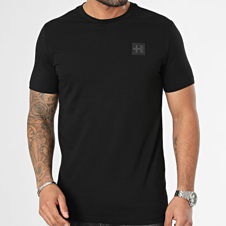 Helvetica - Camiseta Howard Negra