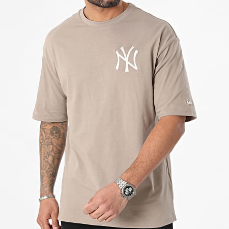 New Era - League Essentials Tee Shirt New York Yankees 60435555 Marrone