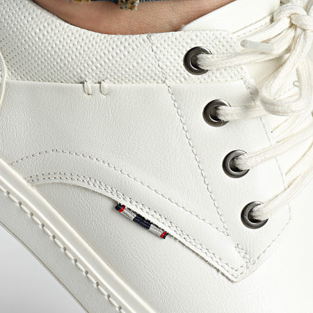 Classic Series - 118 Zapatos blancos