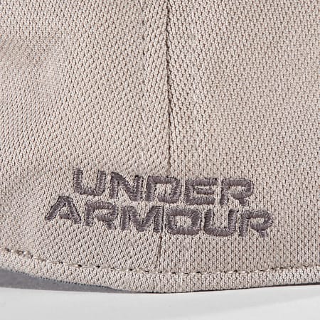 Under Armour - Casquette Fitted 1376700 Taupe