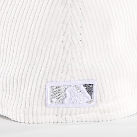 New Era - Casquette Fitted Corduroy 39Thirty Chicago New York Yankees 60435055 Beige Clair